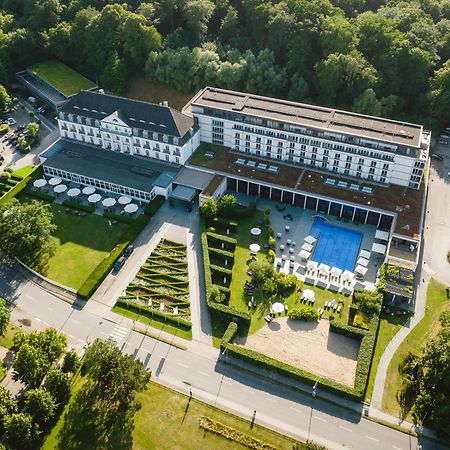 Отель A-Rosa Travemuende Любек Экстерьер фото Aerial view of the hotel