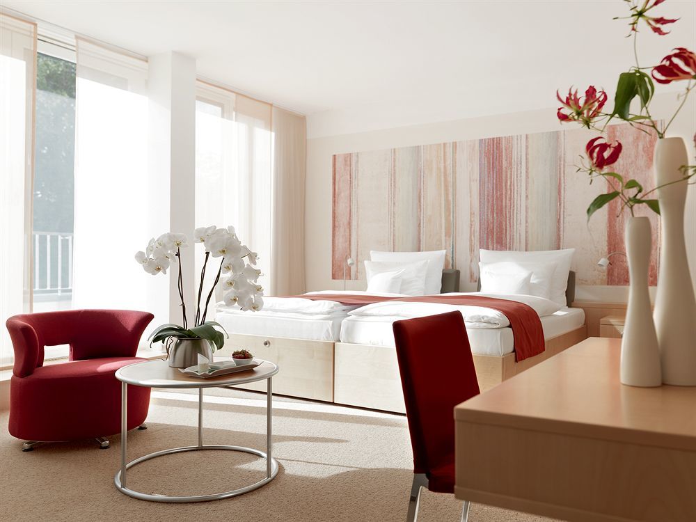 Отель A-Rosa Travemuende Любек Экстерьер фото A room at the Hotel St. George